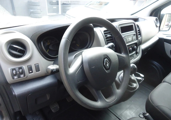 Renault Trafic cena 65900 przebieg: 207000, rok produkcji 2015 z Władysławowo małe 137